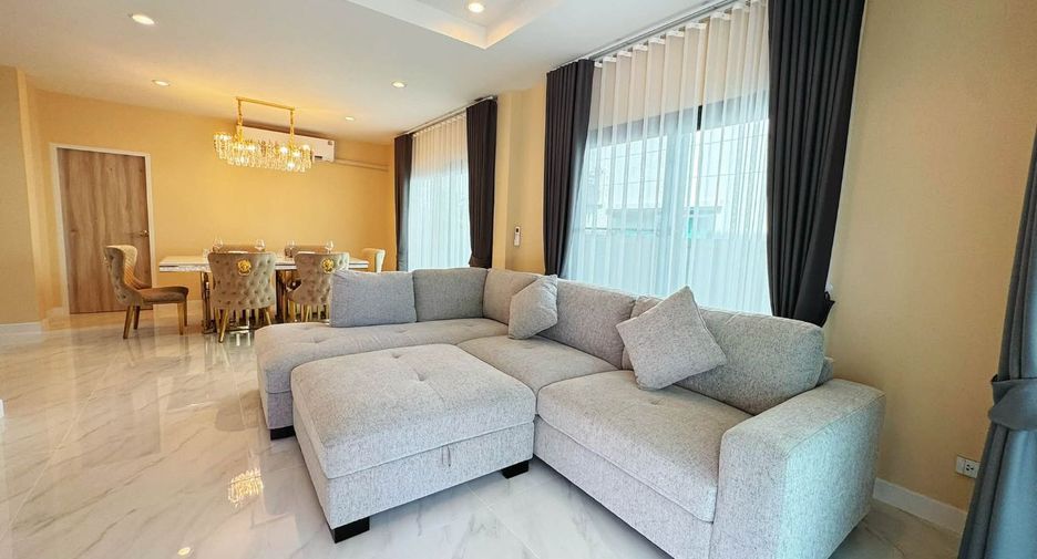 Casa adosada en alquiler de 3 habitaciones en Bang Lamung, Chonburi