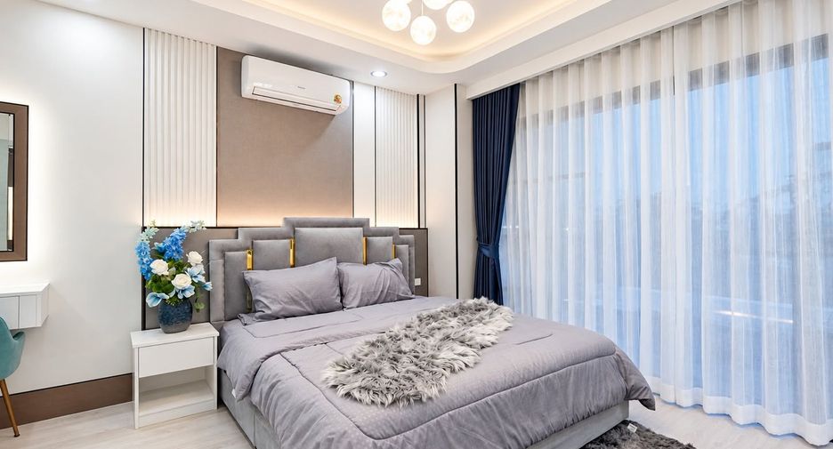 For sale 4 bedrooms villa in Bang Lamung, Chonburi