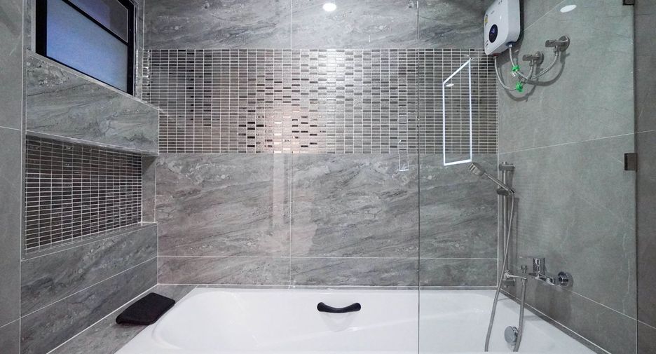 For sale 4 bedrooms villa in Bang Lamung, Chonburi