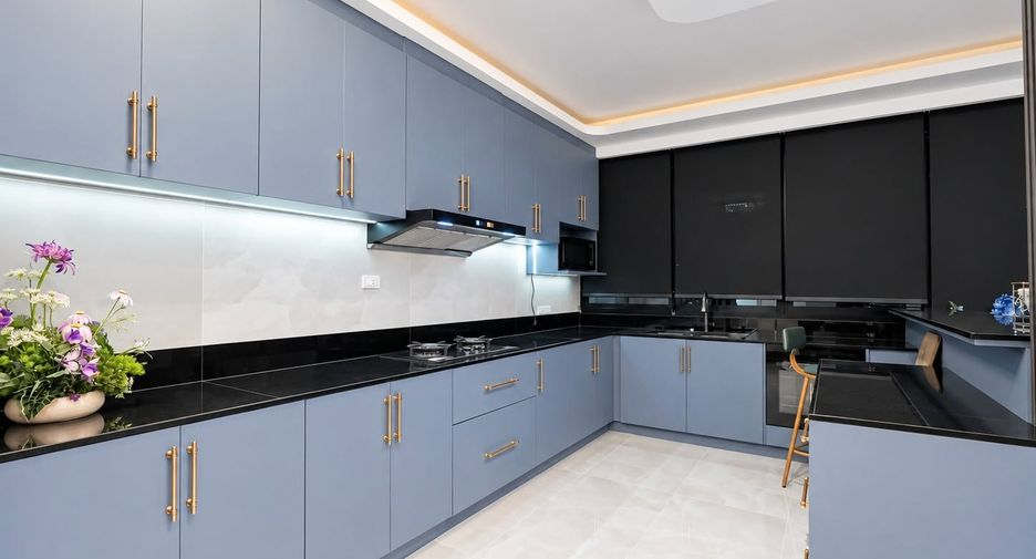 For sale 4 bedrooms villa in Bang Lamung, Chonburi