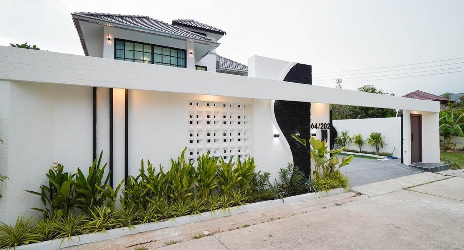 For sale 4 bedrooms villa in Bang Lamung, Chonburi