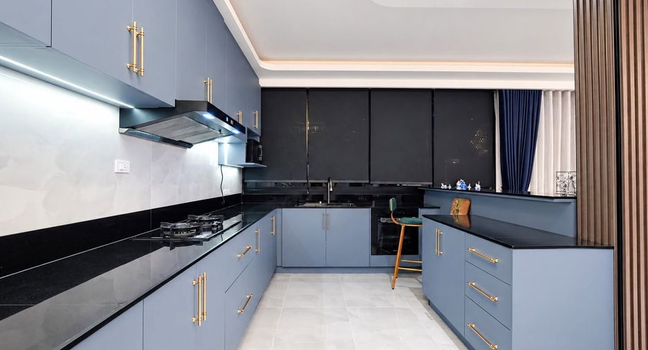 For sale 4 bedrooms villa in Bang Lamung, Chonburi