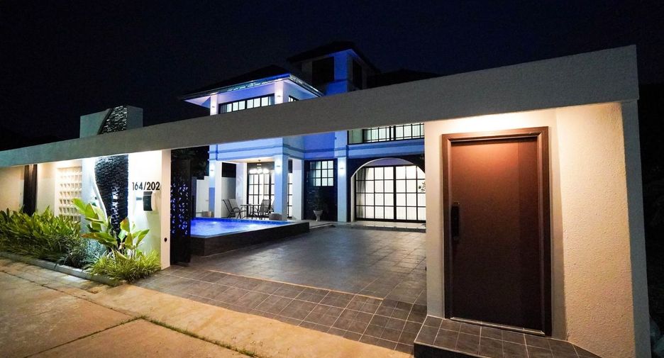 For sale 4 bedrooms villa in Bang Lamung, Chonburi