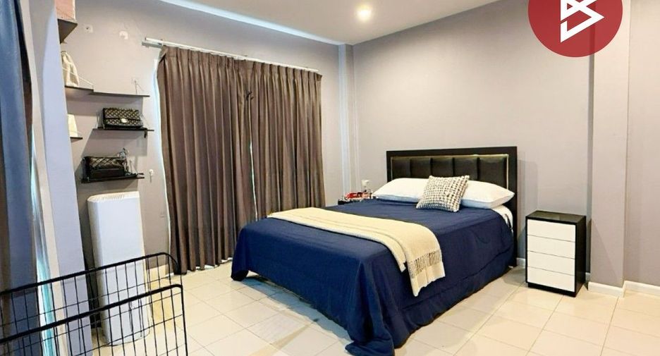 Casa adosada en venta de 3 habitaciones en Mueang Nakhon Pathom, Nakhon Pathom