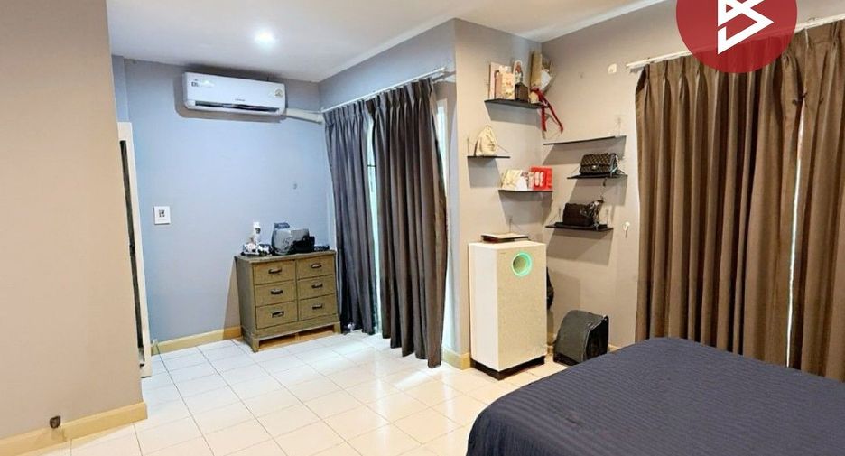 Casa adosada en venta de 3 habitaciones en Mueang Nakhon Pathom, Nakhon Pathom