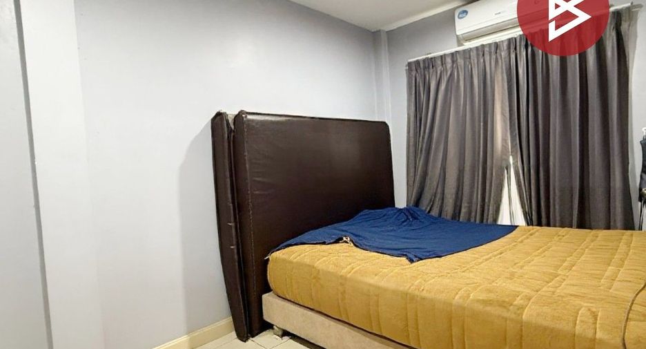 Casa adosada en venta de 3 habitaciones en Mueang Nakhon Pathom, Nakhon Pathom