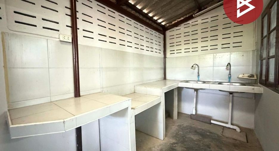 出售 4 卧室 联排别墅 在 Mueang Nakhon Pathom, Nakhon Pathom