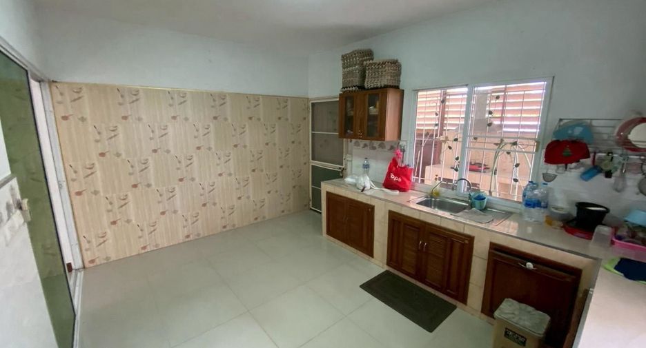 For sale 4 bedrooms house in Bang Phli, Samut Prakan
