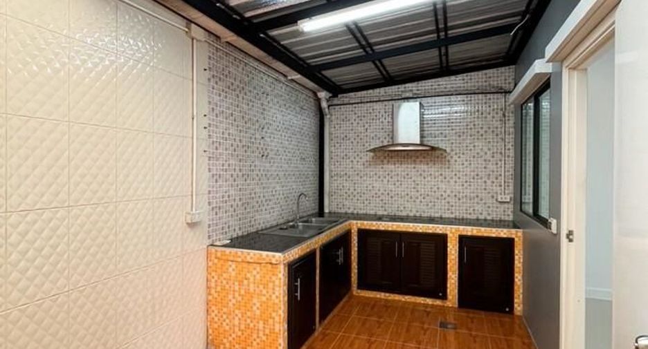 Reihenhaus zum Kauf mit 4 Zimmer in Bang Phli, Samut Prakan
