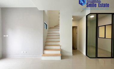 For sale 4 ベッドルーム townhouse in Bang Phli, Samut Prakan