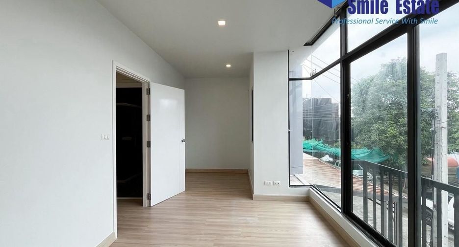Reihenhaus zum Kauf mit 4 Zimmer in Bang Phli, Samut Prakan