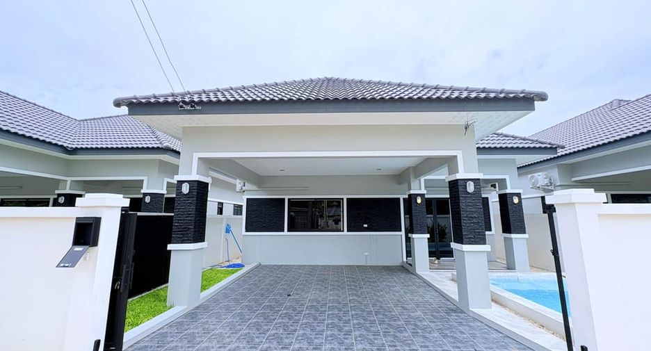 For sale 3 bedrooms villa in Huay Yai, Pattaya