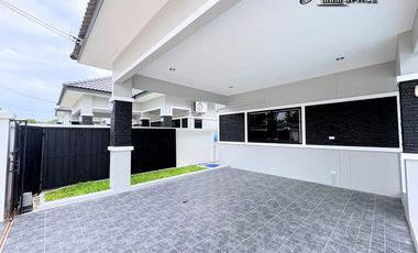 For sale 3 bedrooms villa in Huay Yai, Pattaya