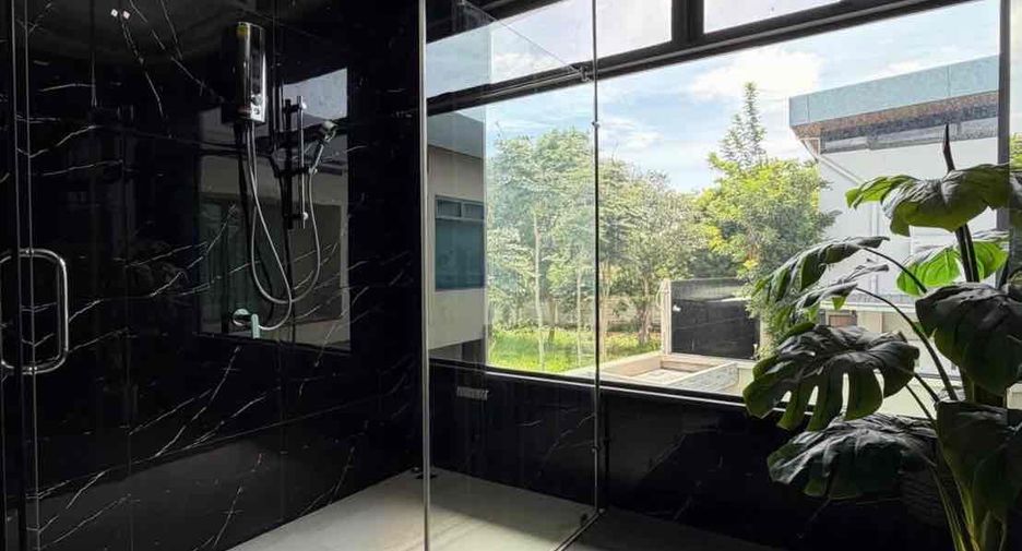 For rent 3 bedrooms villa in Bang Lamung, Chonburi