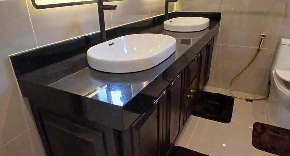For rent 6 bedrooms villa in Bang Lamung, Chonburi