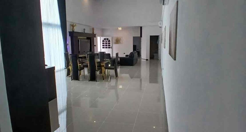 For rent 6 bedrooms villa in Bang Lamung, Chonburi