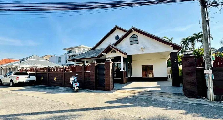 For rent 3 bedrooms villa in Bang Lamung, Chonburi