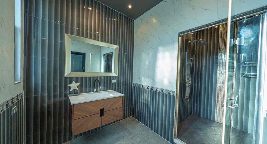 For rent 5 bedrooms villa in Bang Lamung, Chonburi