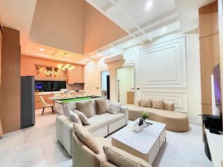 Villa en alquiler de 3 habitaciones en Bang Lamung, Chonburi