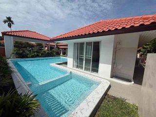 For rent 4 bedrooms villa in Huay Yai, Pattaya
