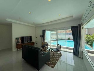For rent 4 bedrooms villa in Huay Yai, Pattaya