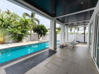 For rent 4 bedrooms villa in Bang Lamung, Chonburi