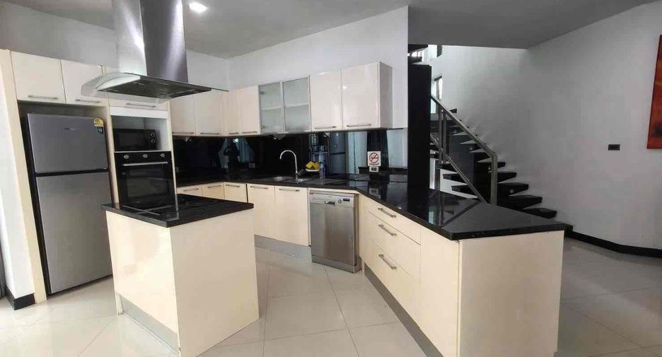 For rent 4 bedrooms villa in Jomtien, Pattaya