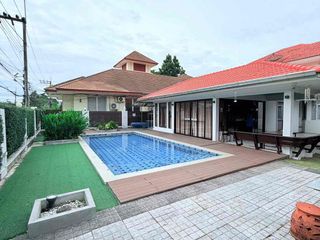 For rent 4 bedrooms villa in Bang Lamung, Chonburi