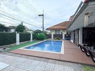 For rent 4 bedrooms villa in Bang Lamung, Chonburi