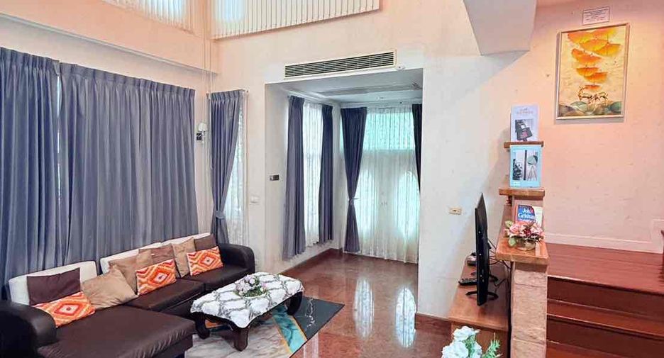 For rent 4 bedrooms villa in Jomtien, Pattaya