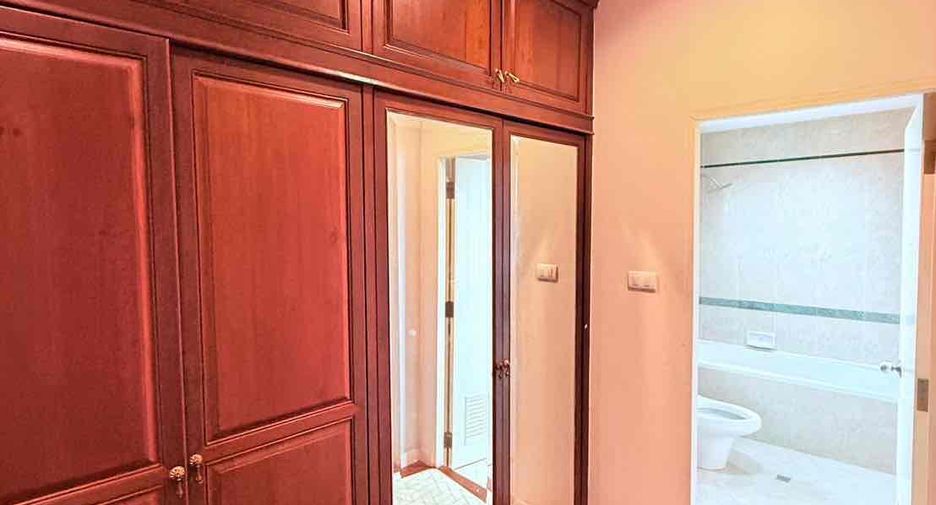 For rent 4 bedrooms villa in Jomtien, Pattaya