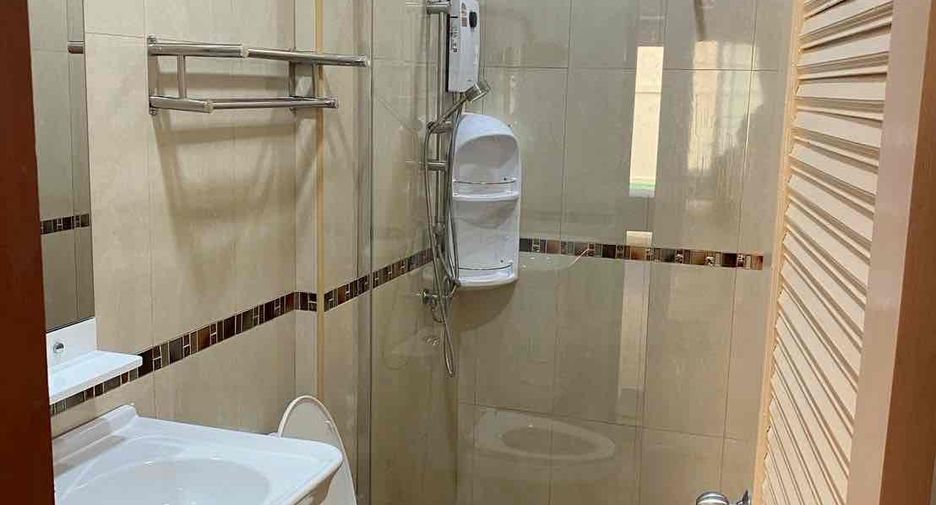 For rent 5 bedrooms villa in Bang Lamung, Chonburi