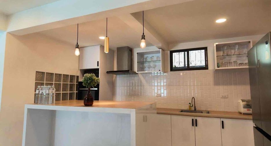 For rent 4 ベッドルーム villa in Bang Lamung, Chonburi