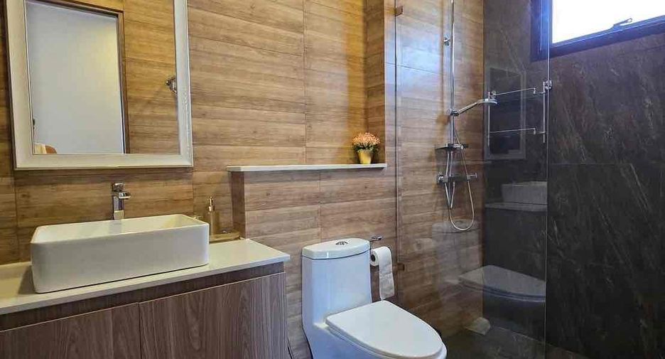 For rent 4 bedrooms villa in Bang Lamung, Chonburi