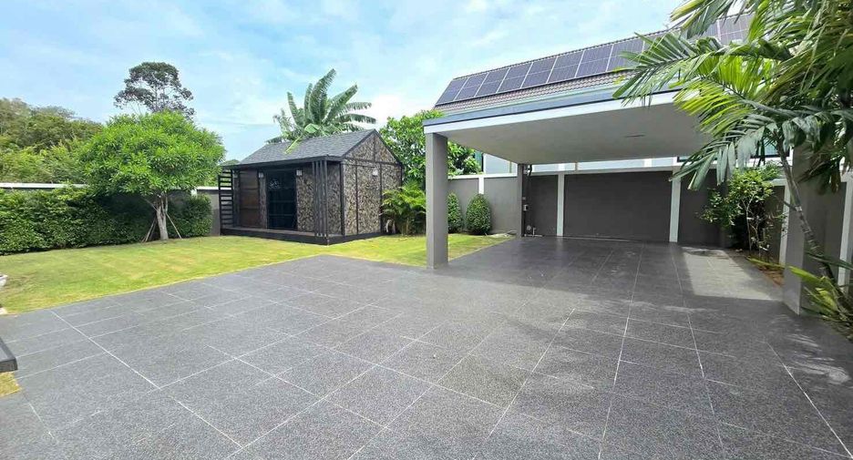 For rent 4 bedrooms villa in Bang Lamung, Chonburi