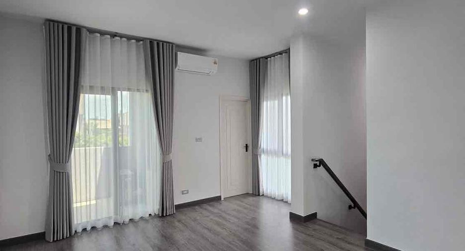 Casa adosada en alquiler de 2 habitaciones en Suan Luang, Bangkok