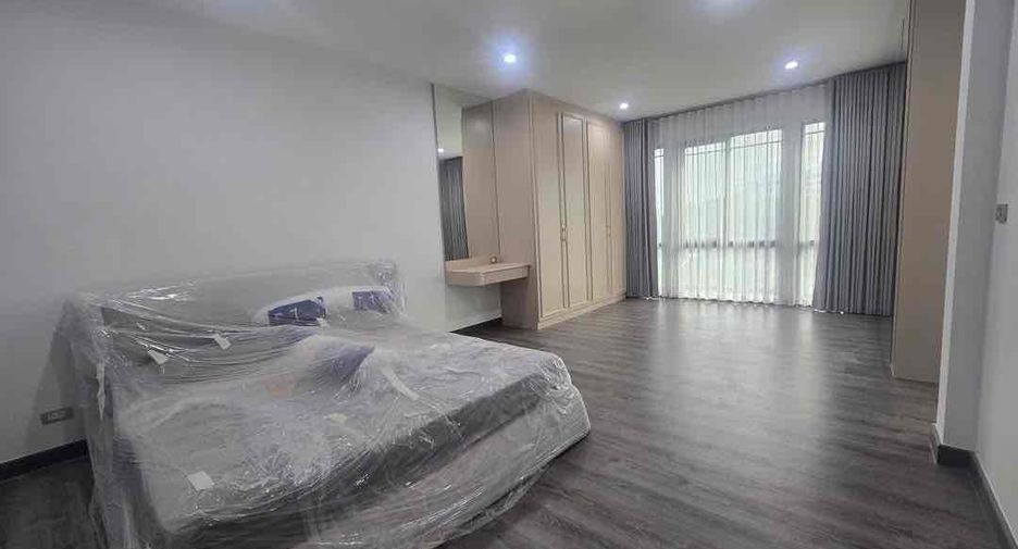 Casa adosada en alquiler de 2 habitaciones en Suan Luang, Bangkok