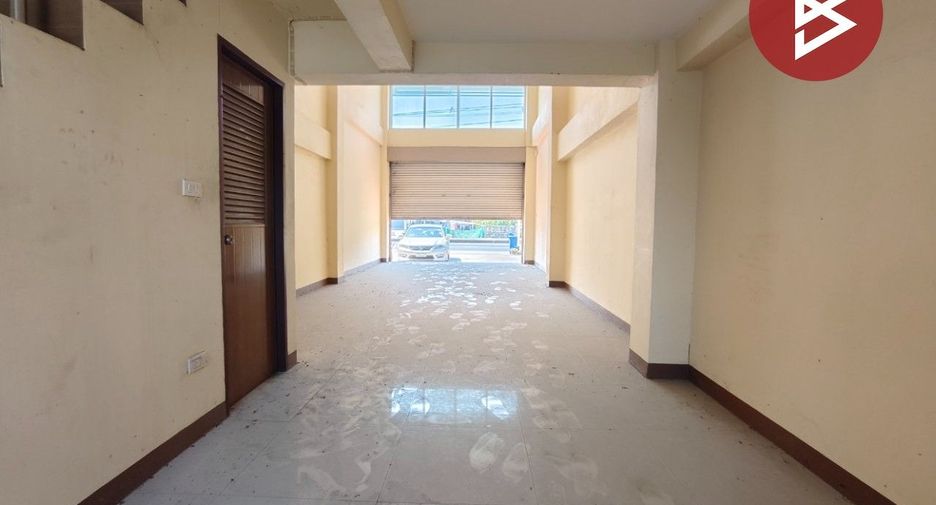 À vendre 2 chambres local commercial à Mueang Samut Prakan, Samut Prakan
