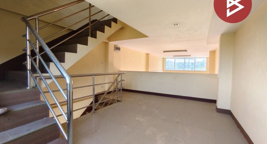 À vendre 2 chambres local commercial à Mueang Samut Prakan, Samut Prakan