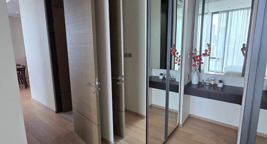 For rent 2 bedrooms condo in Pathum Wan, Bangkok