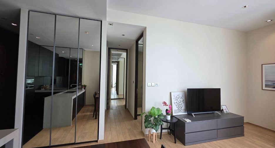 For rent 2 bedrooms condo in Pathum Wan, Bangkok