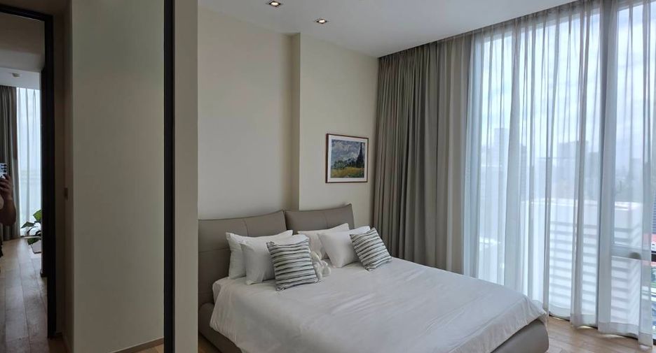 For rent 2 bedrooms condo in Pathum Wan, Bangkok