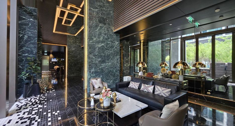 For rent 2 bedrooms condo in Pathum Wan, Bangkok