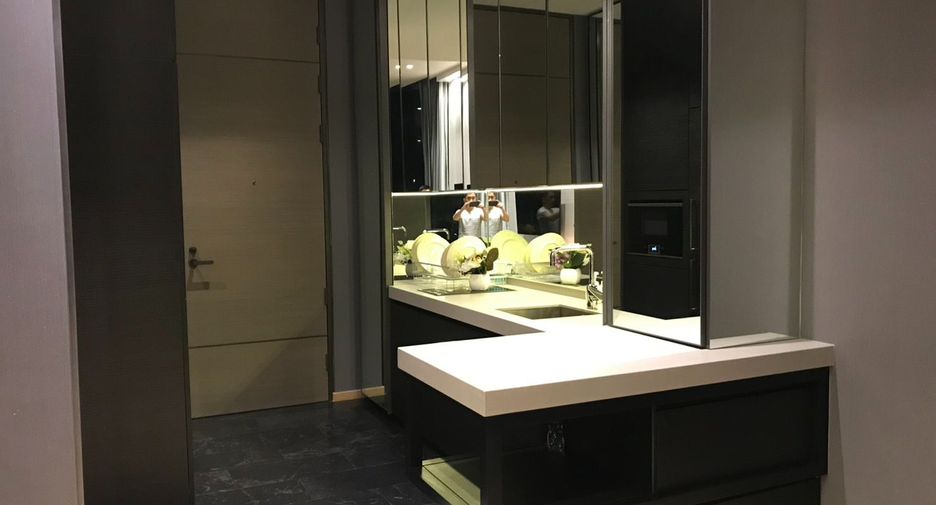 For rent 1 bed condo in Pathum Wan, Bangkok
