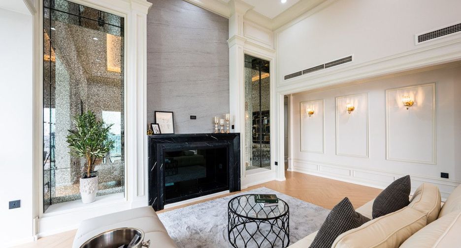 For sale 2 bedrooms condo in Yan Nawa, Bangkok