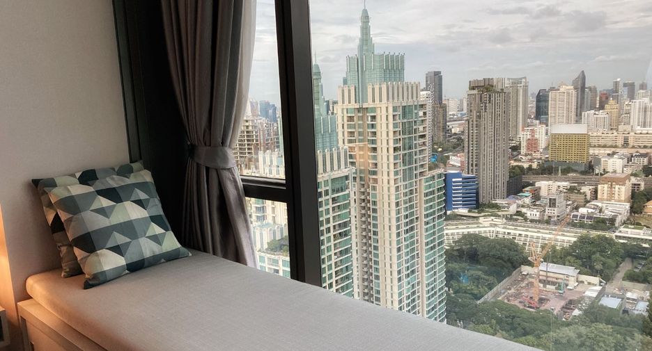 For rent 2 bedrooms condo in Pathum Wan, Bangkok