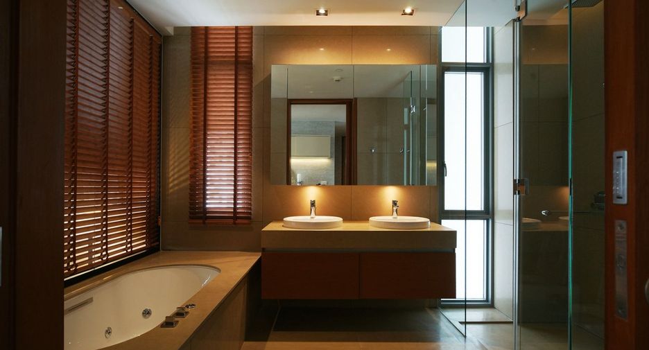 Condo en alquiler de 2 habitaciones en Pathum Wan, Bangkok