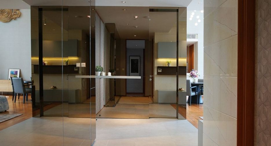 Condo en alquiler de 2 habitaciones en Pathum Wan, Bangkok