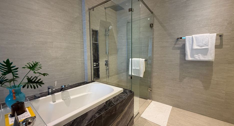 For sale 2 bedrooms condo in Phaya Thai, Bangkok