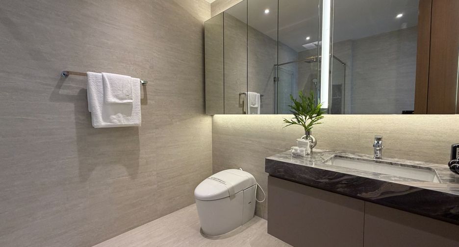 For sale 2 bedrooms condo in Phaya Thai, Bangkok